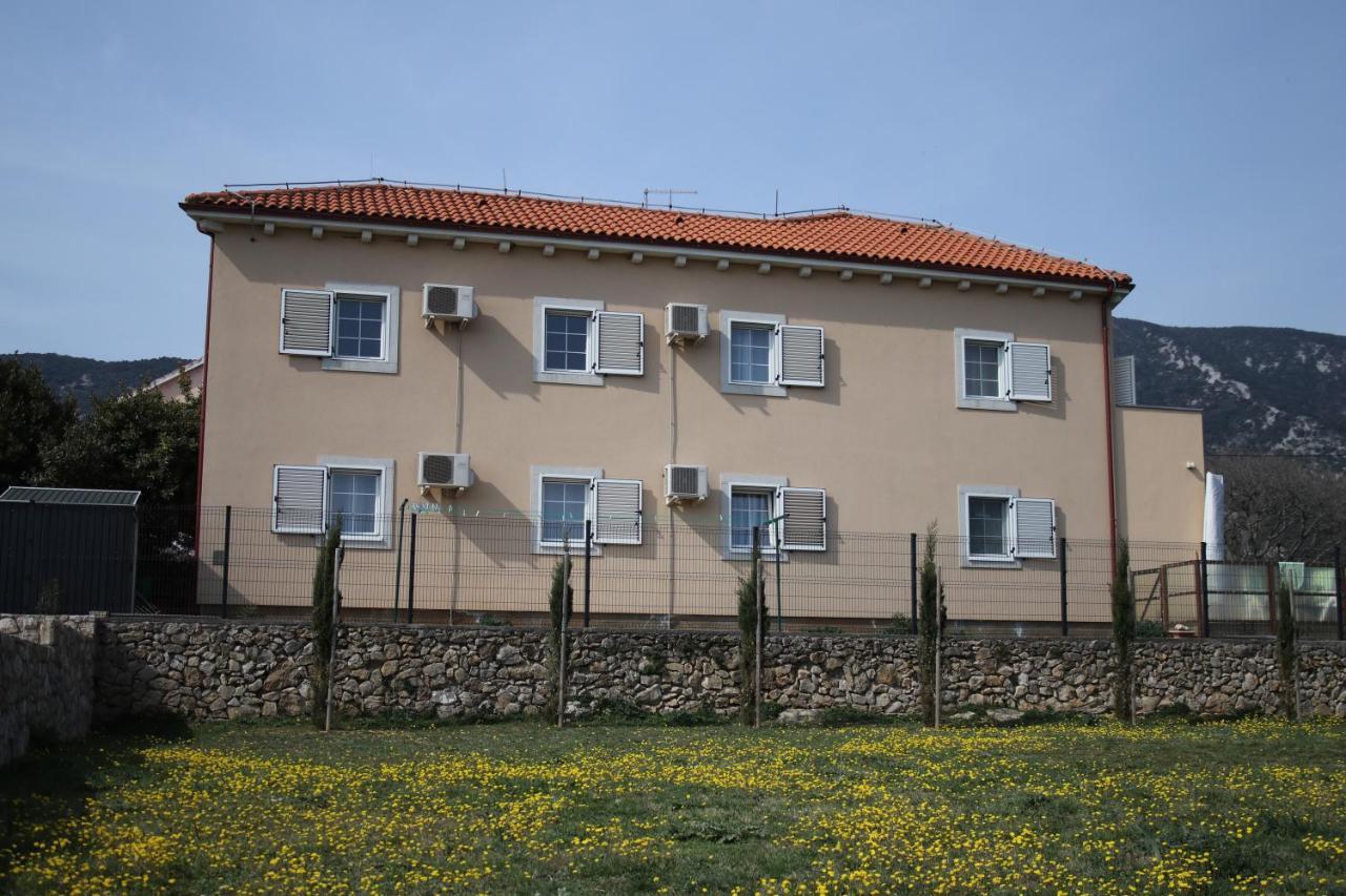 Apartments Pegla Nerezine Exterior foto