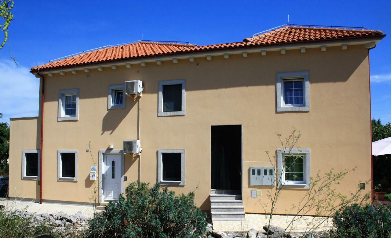 Apartments Pegla Nerezine Exterior foto